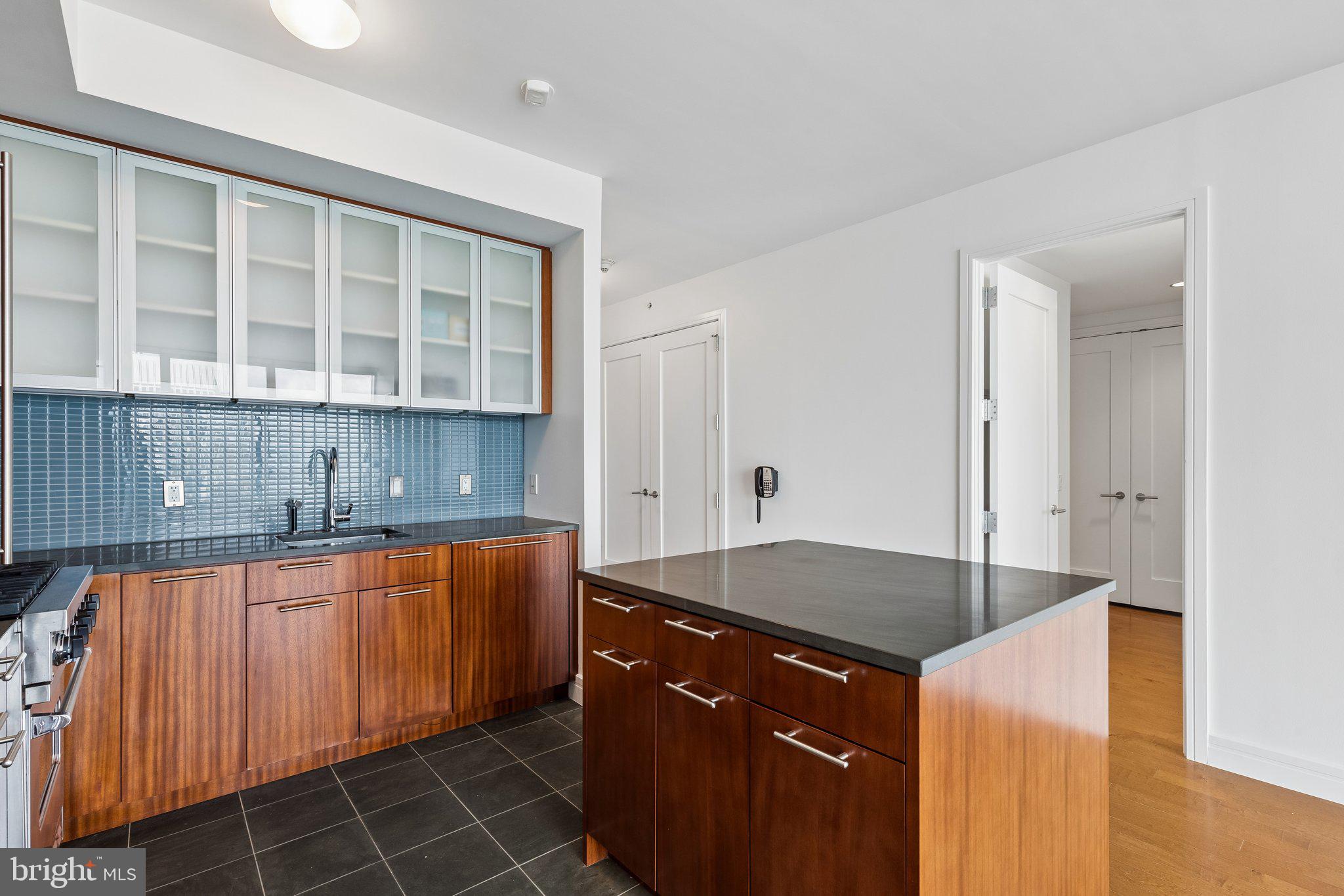 AVENUE OF THE ARTS - Residential