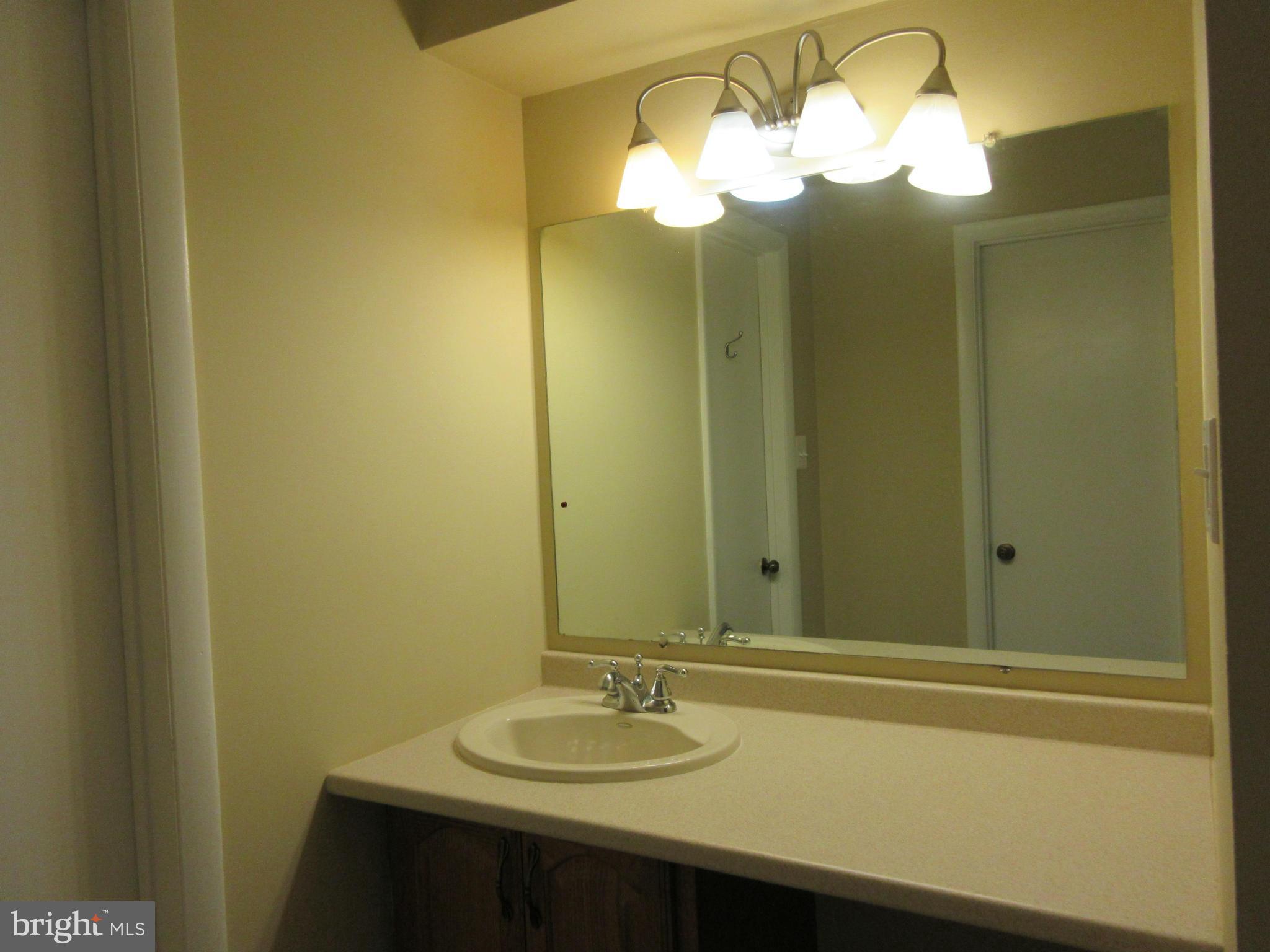 AMERICANA FAIRFAX - Residential Lease