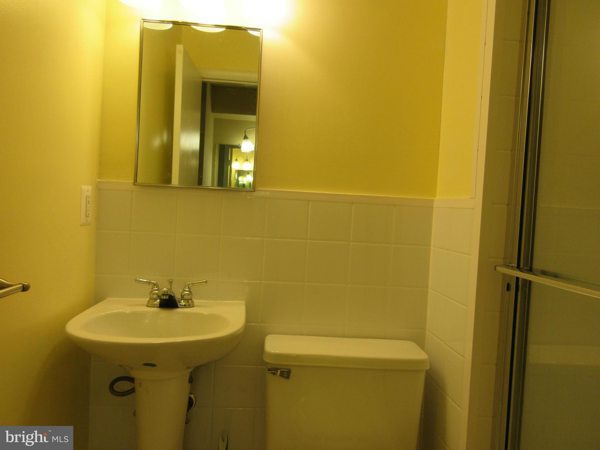 AMERICANA FAIRFAX - Residential Lease