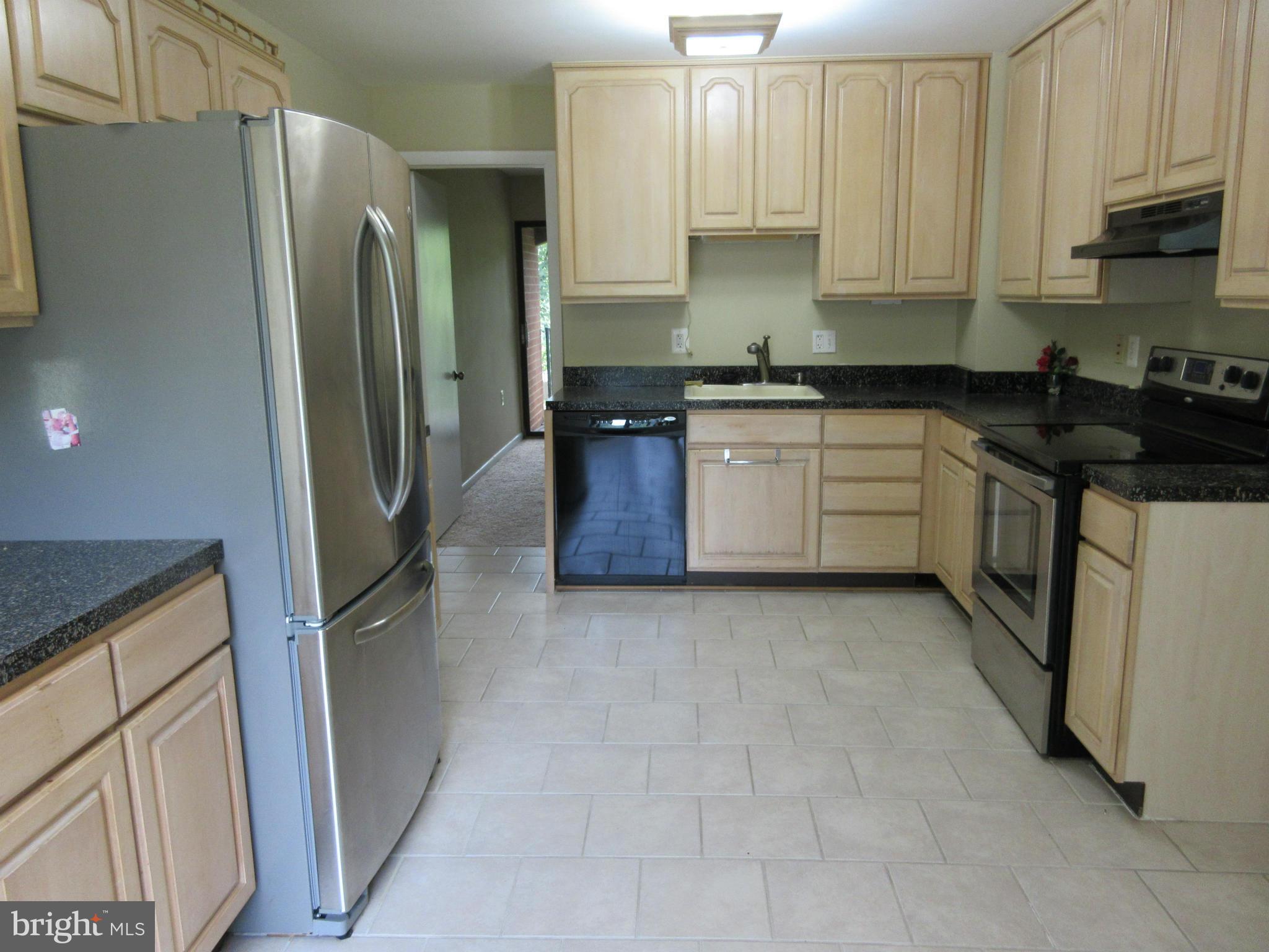 AMERICANA FAIRFAX - Residential Lease