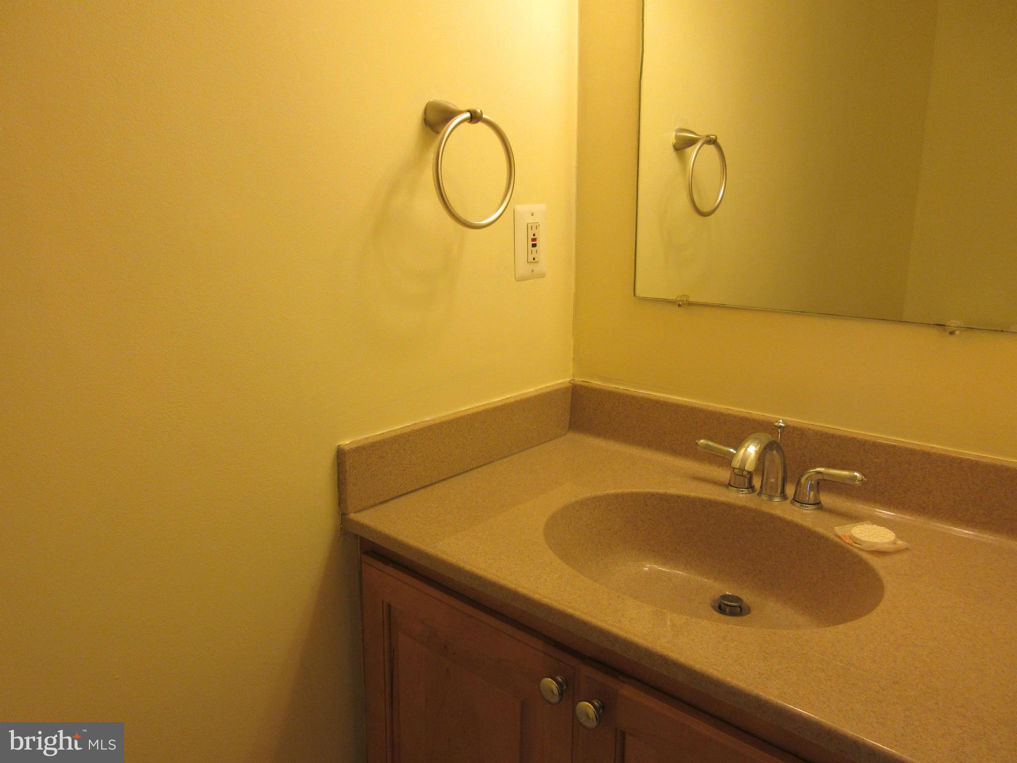 AMERICANA FAIRFAX - Residential Lease