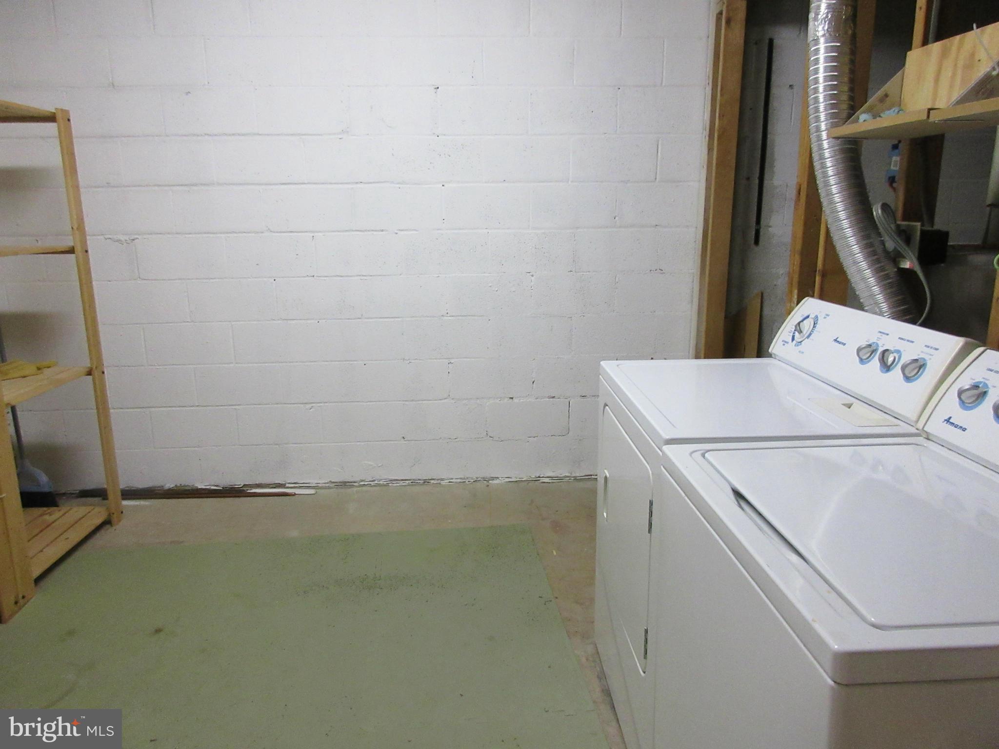 AMERICANA FAIRFAX - Residential Lease