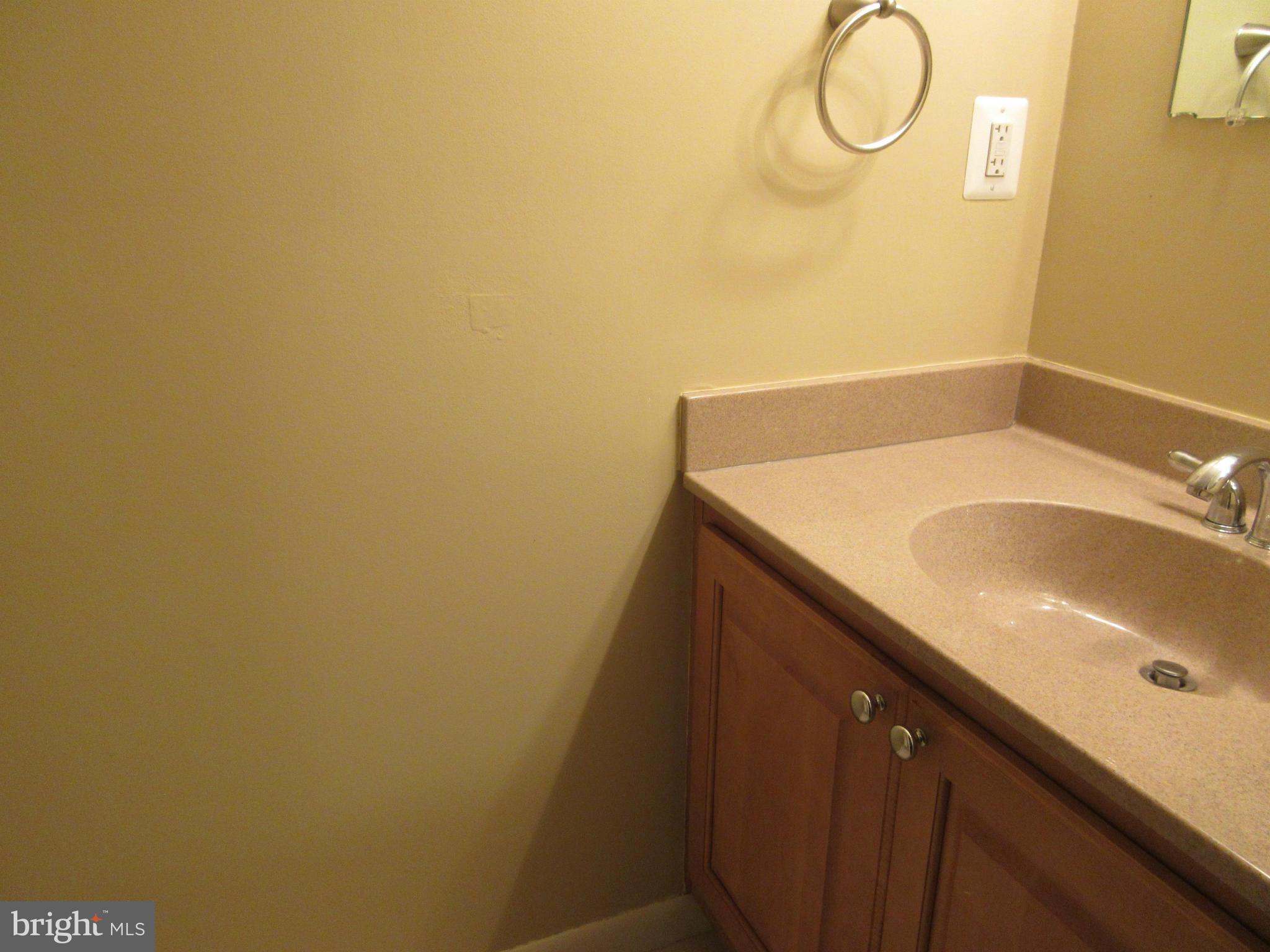 AMERICANA FAIRFAX - Residential Lease