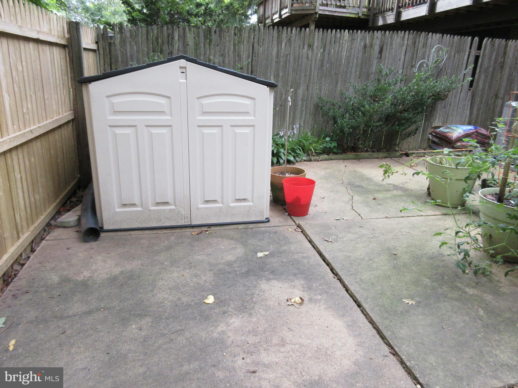 AMERICANA FAIRFAX - Residential Lease