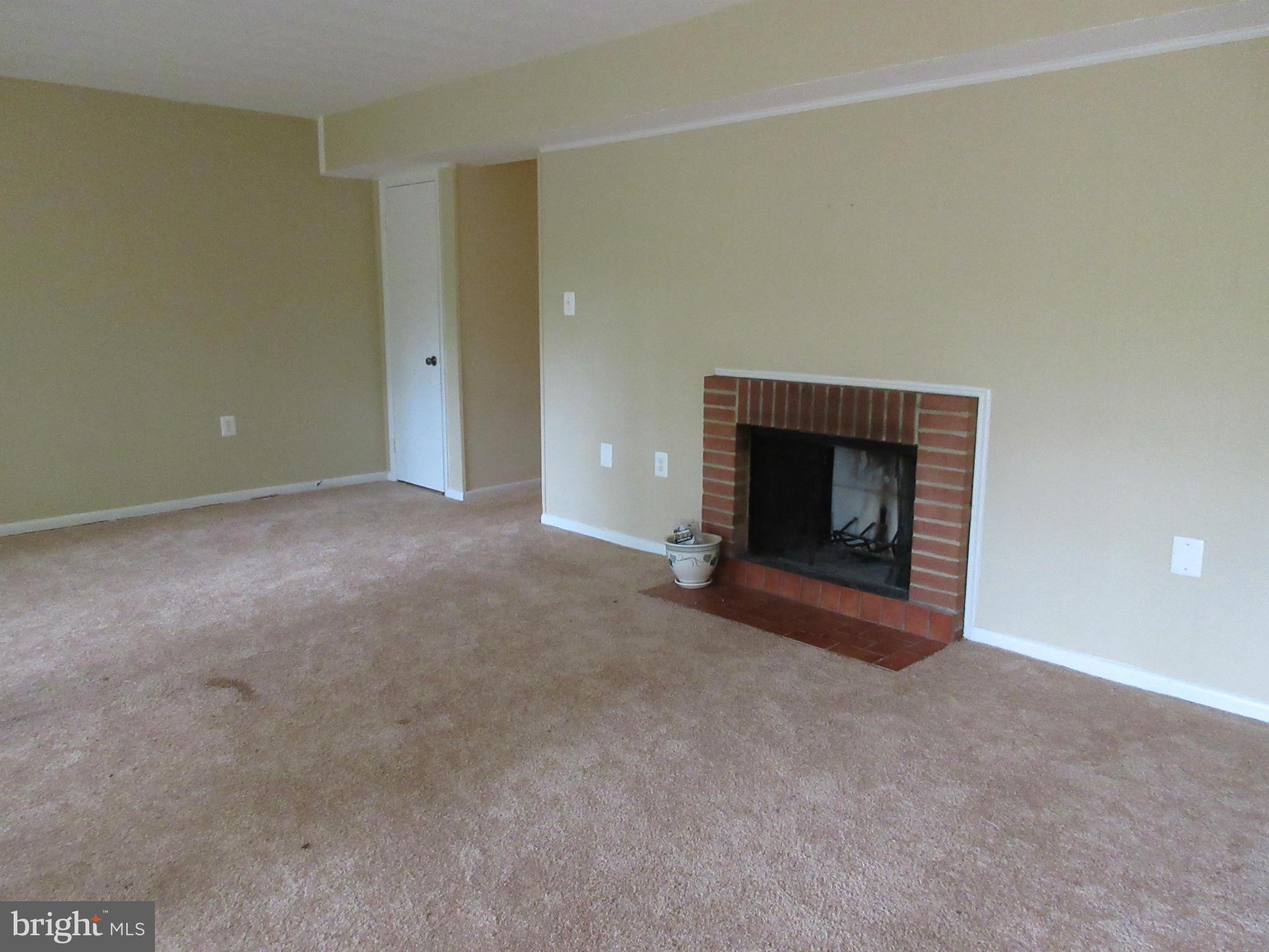 AMERICANA FAIRFAX - Residential Lease