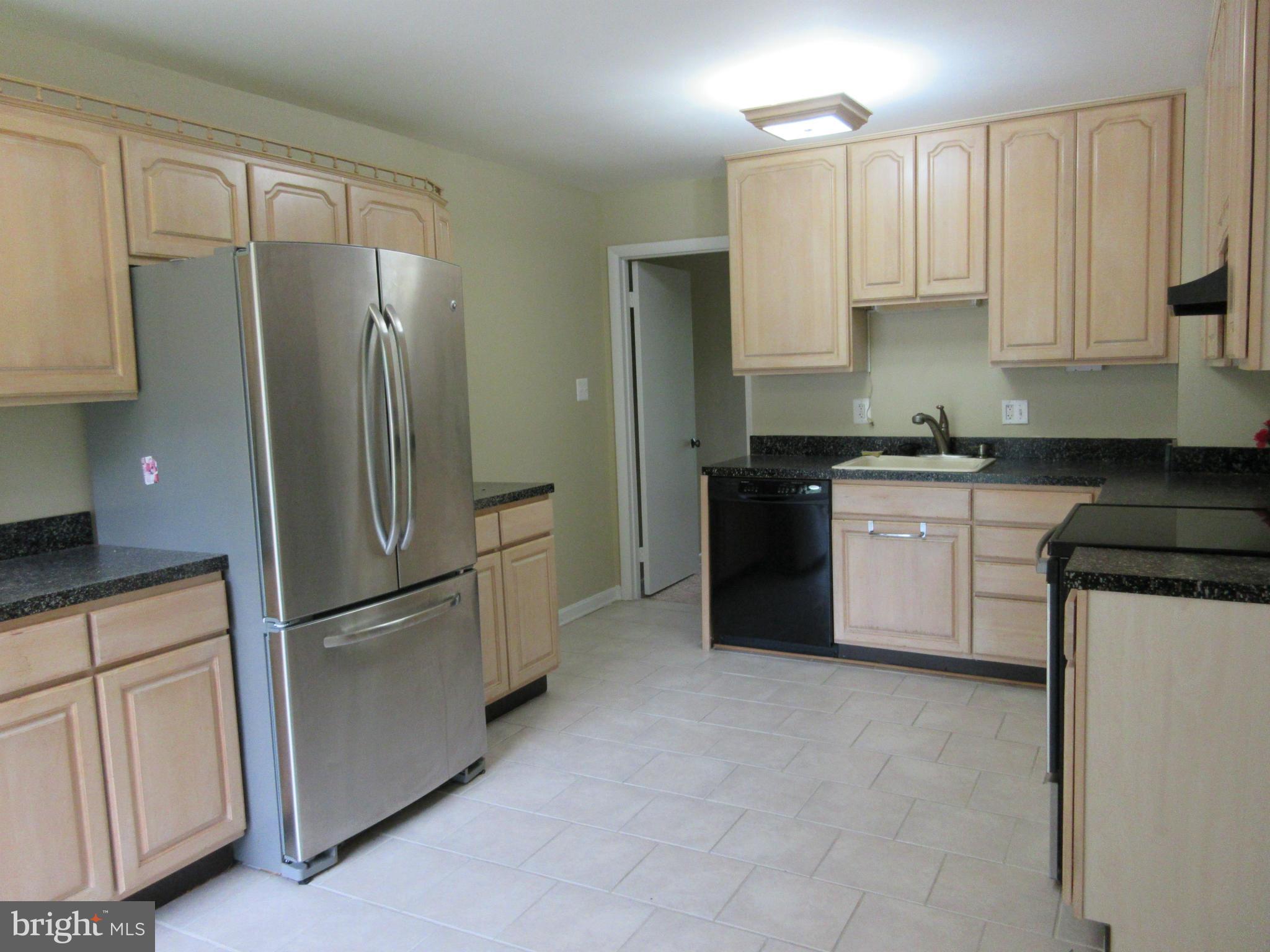 AMERICANA FAIRFAX - Residential Lease