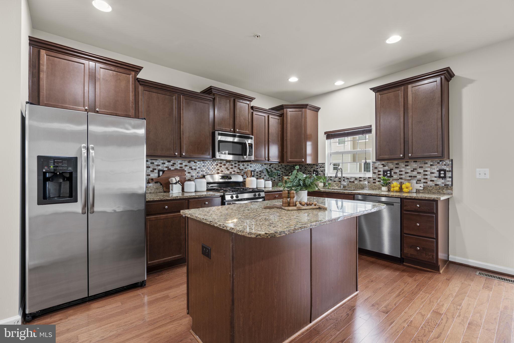 DORSET GARDENS AT BLUE STREAM - Residential