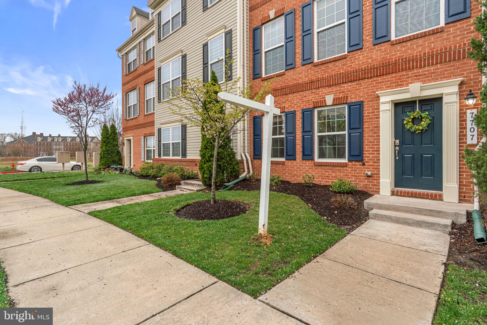 DORSET GARDENS AT BLUE STREAM - Residential