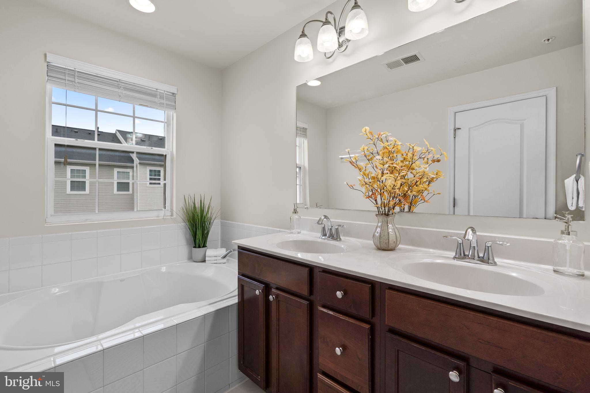 DORSET GARDENS AT BLUE STREAM - Residential