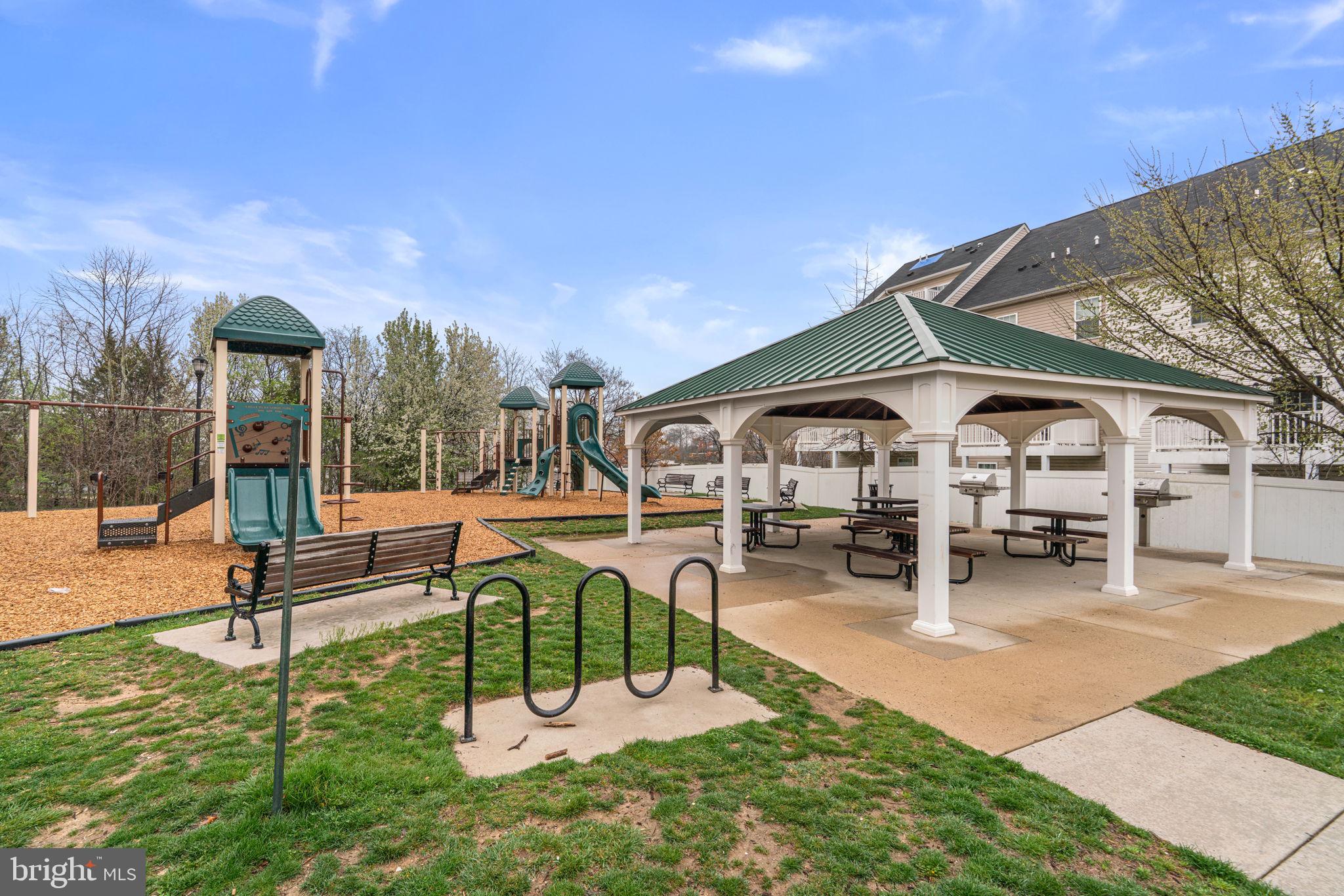 DORSET GARDENS AT BLUE STREAM - Residential