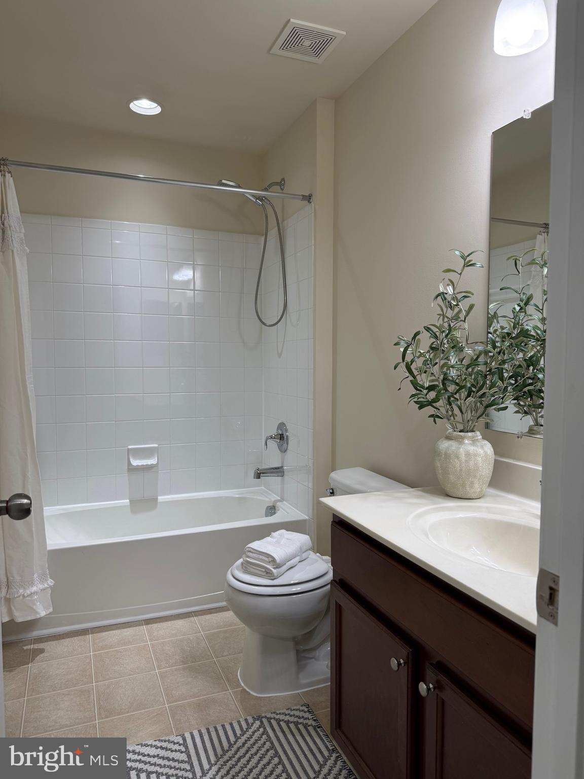 DORSET GARDENS AT BLUE STREAM - Residential