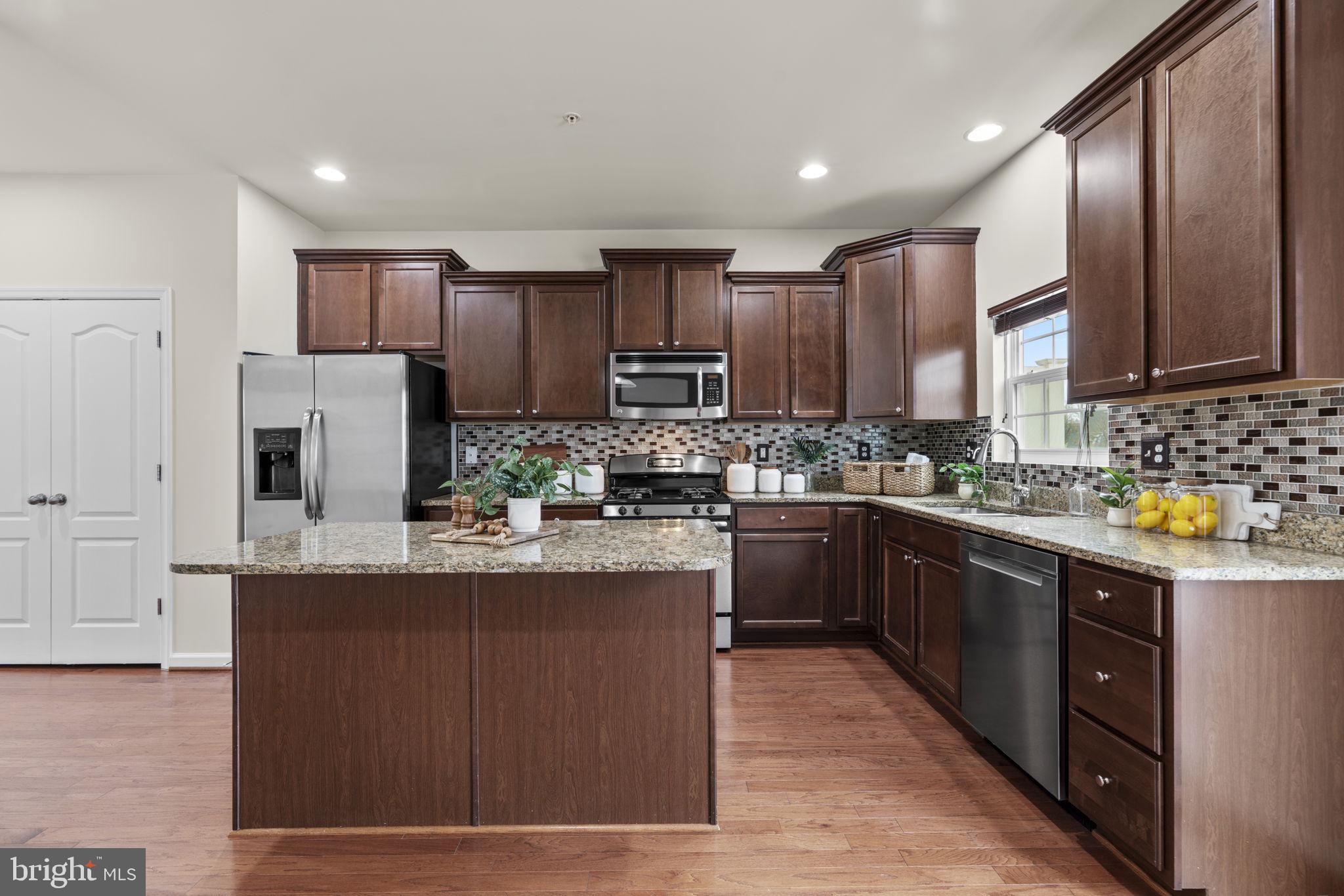 DORSET GARDENS AT BLUE STREAM - Residential