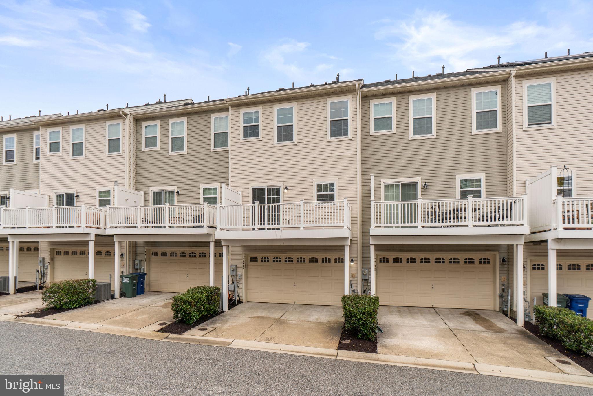 DORSET GARDENS AT BLUE STREAM - Residential