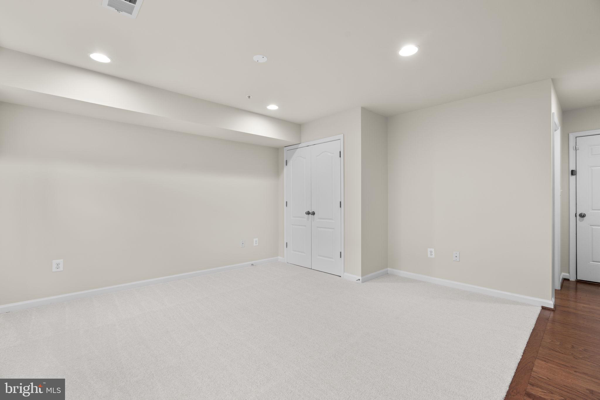 DORSET GARDENS AT BLUE STREAM - Residential