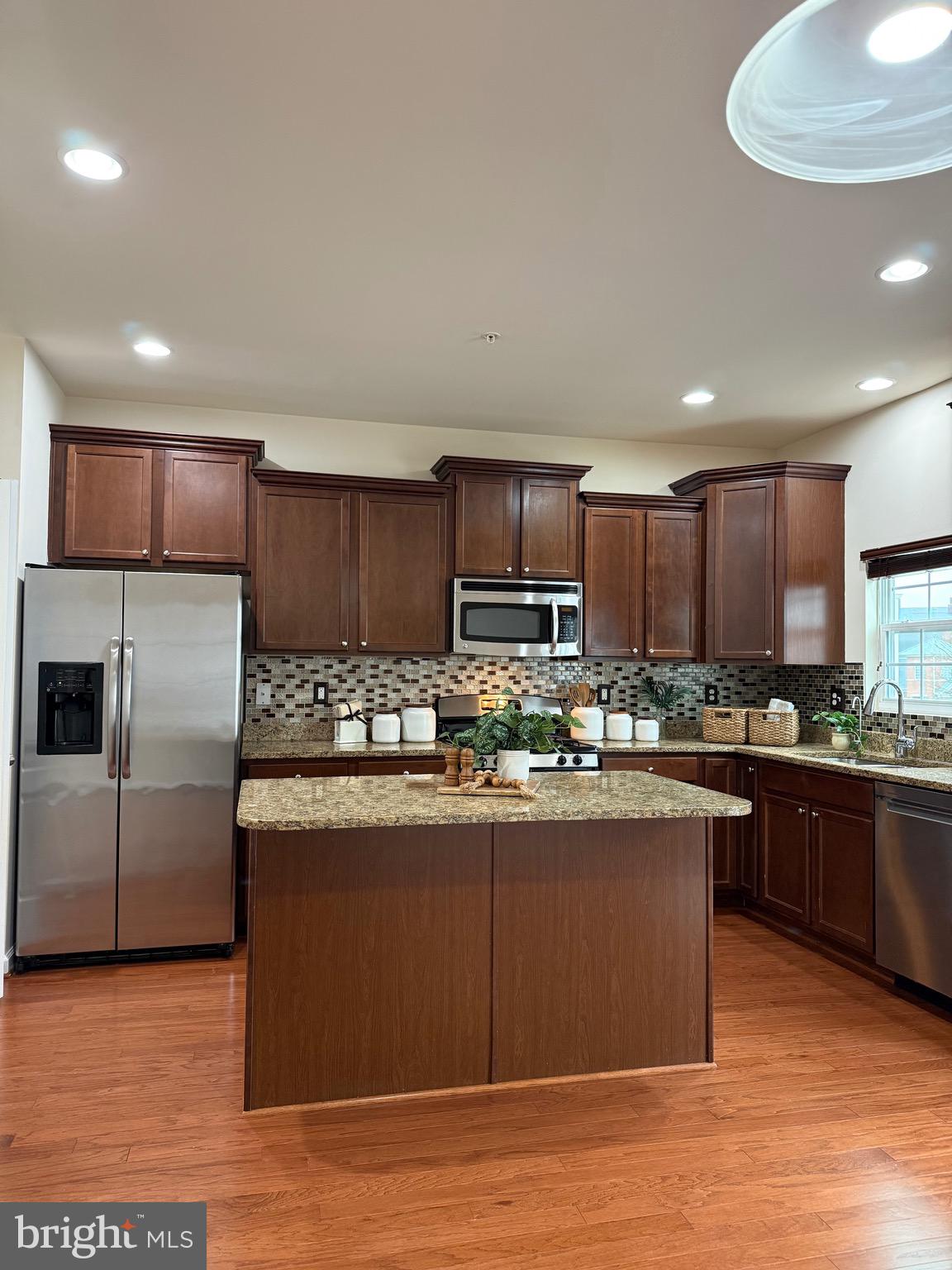 DORSET GARDENS AT BLUE STREAM - Residential