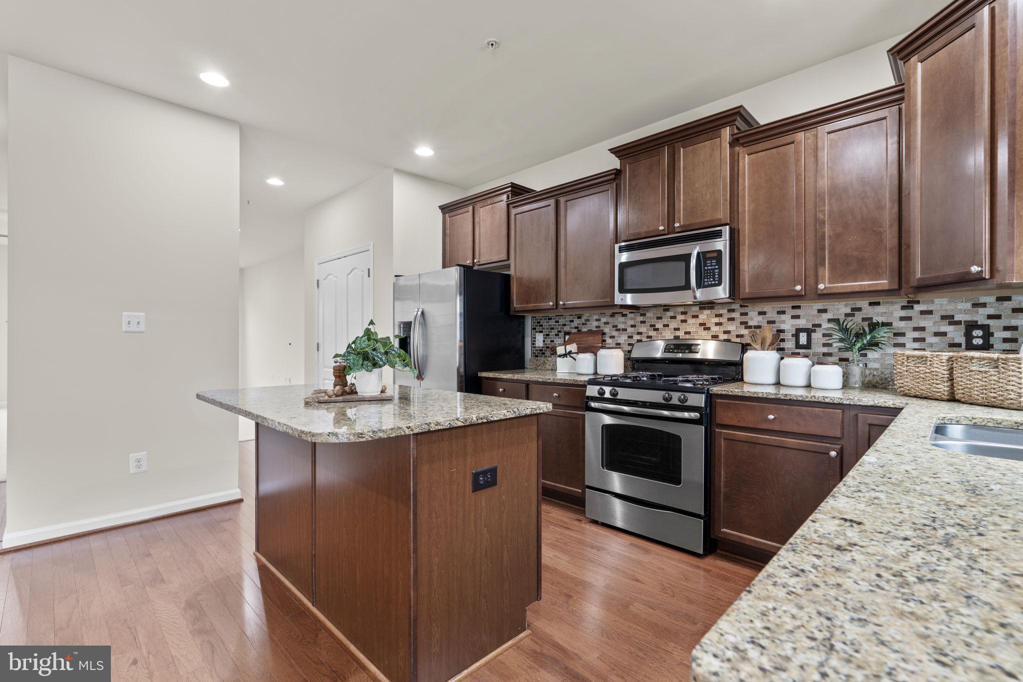 DORSET GARDENS AT BLUE STREAM - Residential