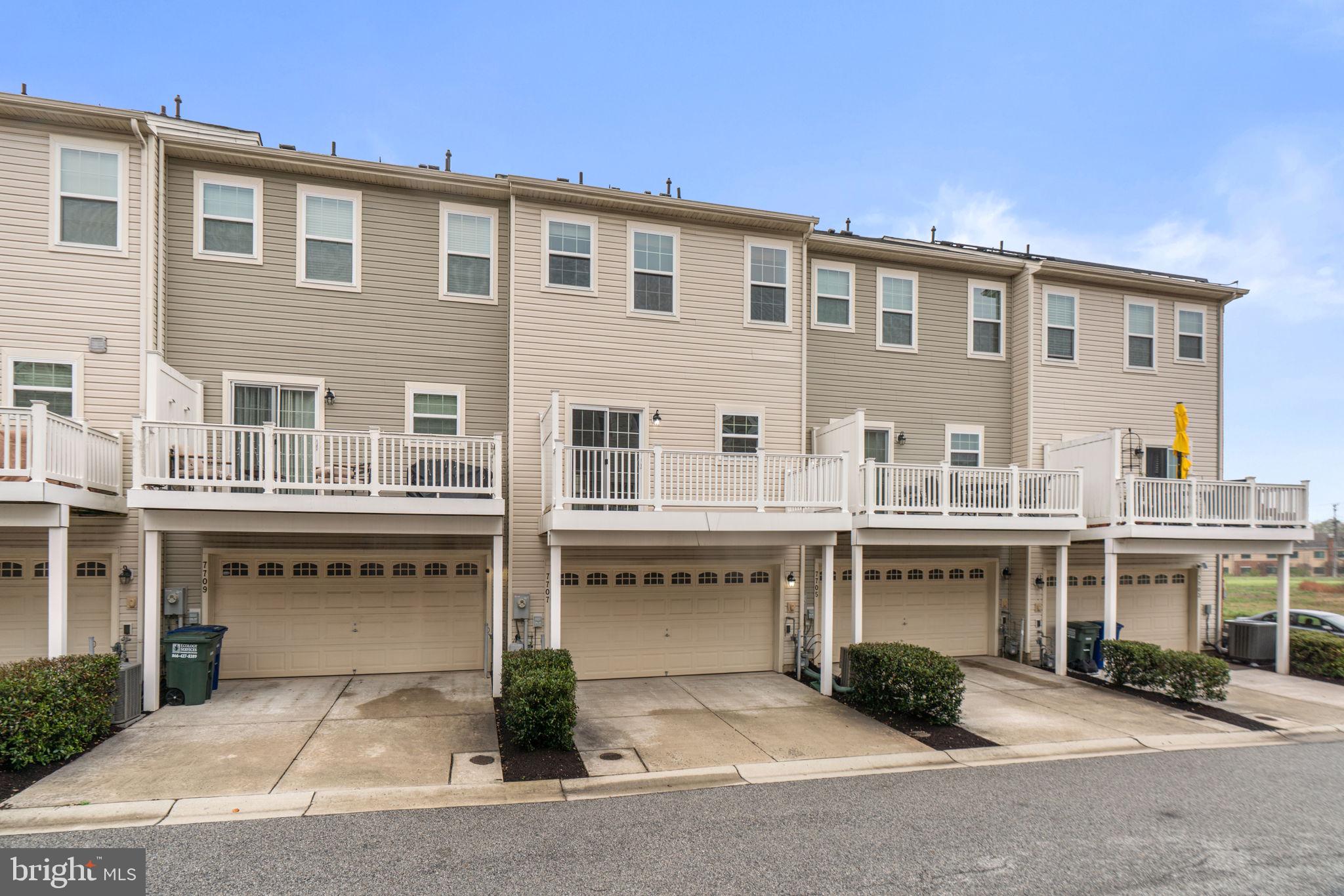 DORSET GARDENS AT BLUE STREAM - Residential
