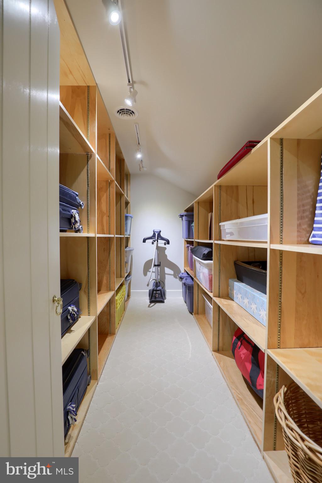 WYNDHAM HILLS - Residential