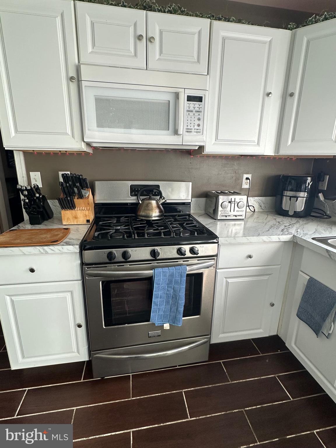 MEADOWLAND SUB - Residential