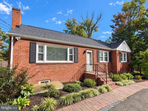 Photo of 3907 Prosperity Avenue, FAIRFAX, VA 22031 (MLS # VAFX2347476)