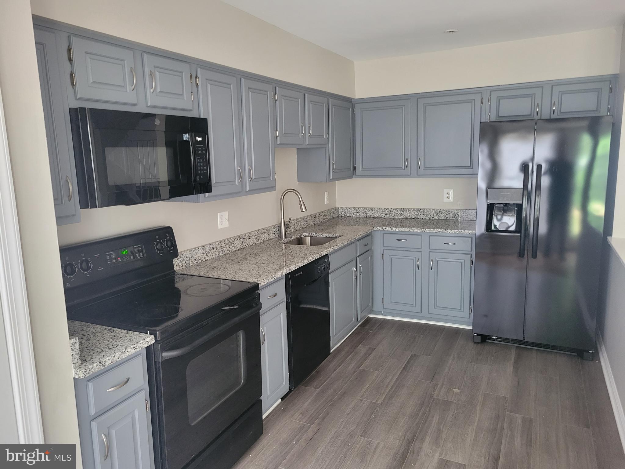 LAUREL LAKES - Residential Lease