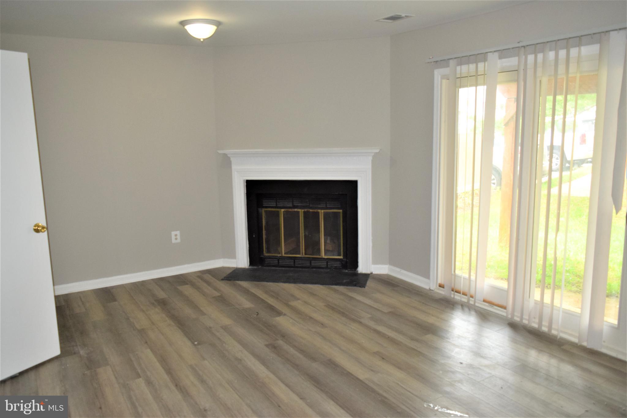 LAUREL LAKES - Residential Lease