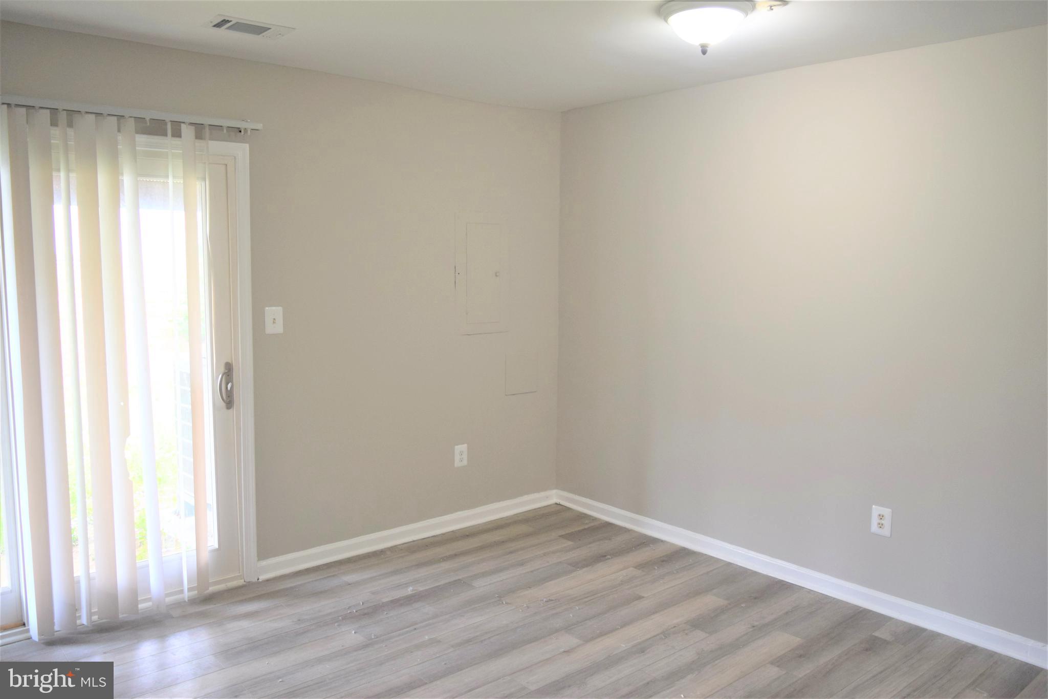 LAUREL LAKES - Residential Lease