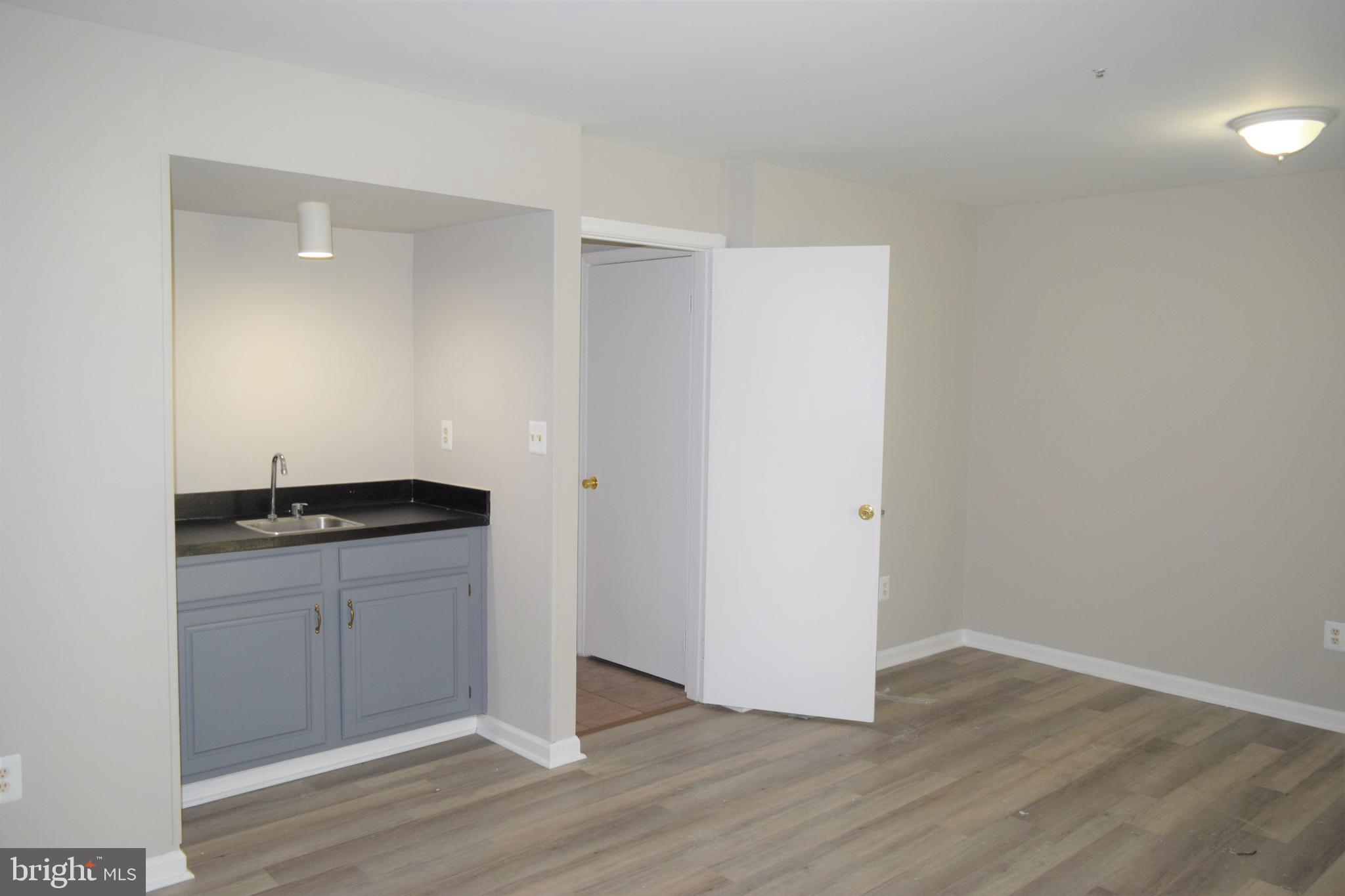 LAUREL LAKES - Residential Lease