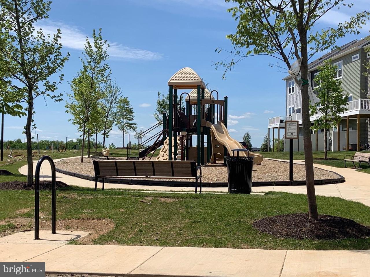 WESTVIEW SOUTH - Residential Lease