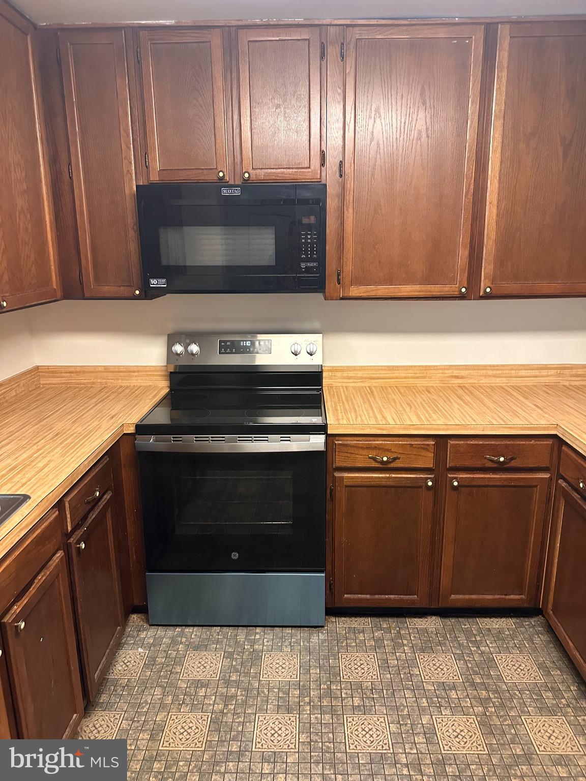 MAYFAIR - Residential Lease