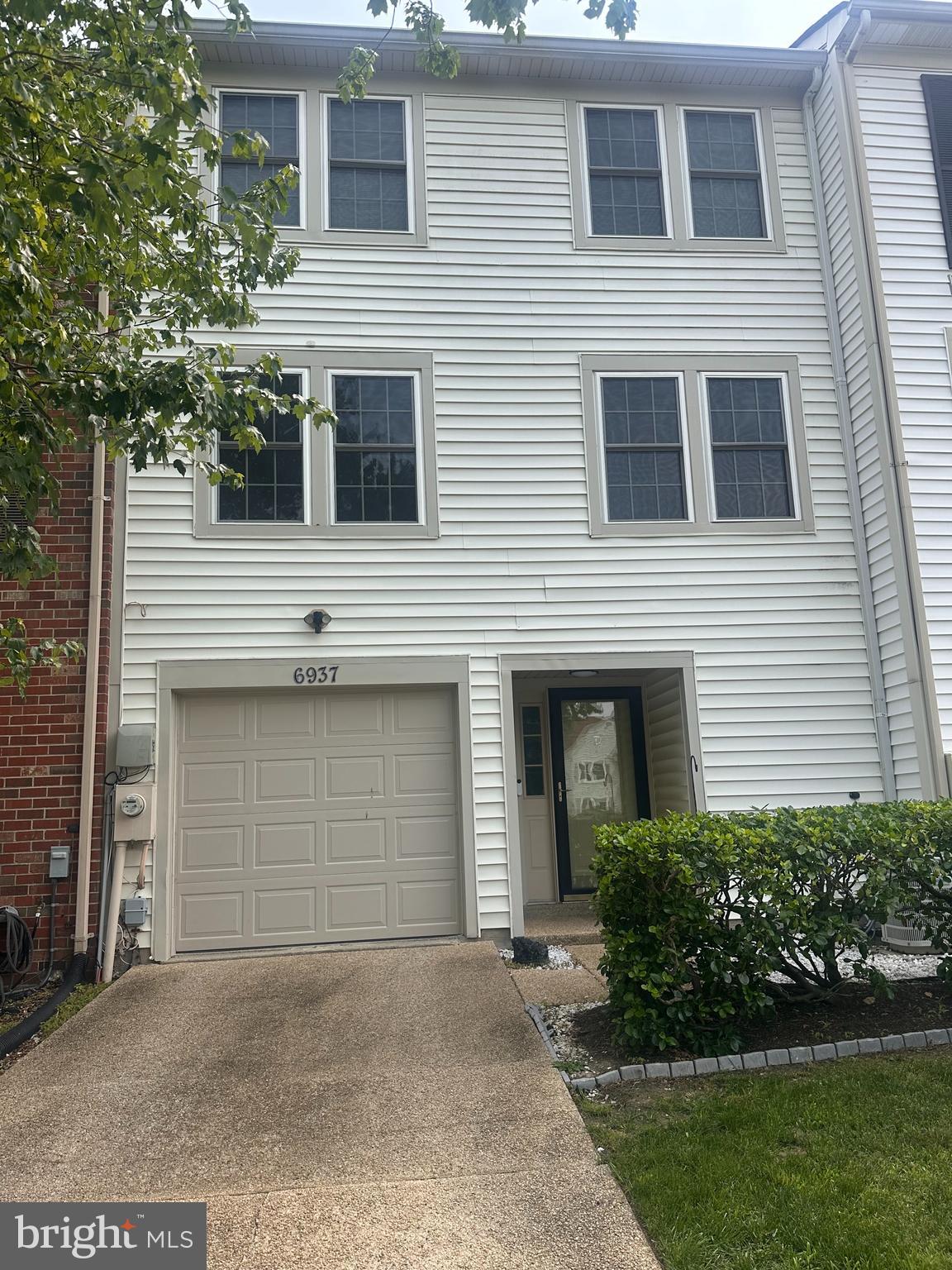 MAYFAIR - Residential Lease