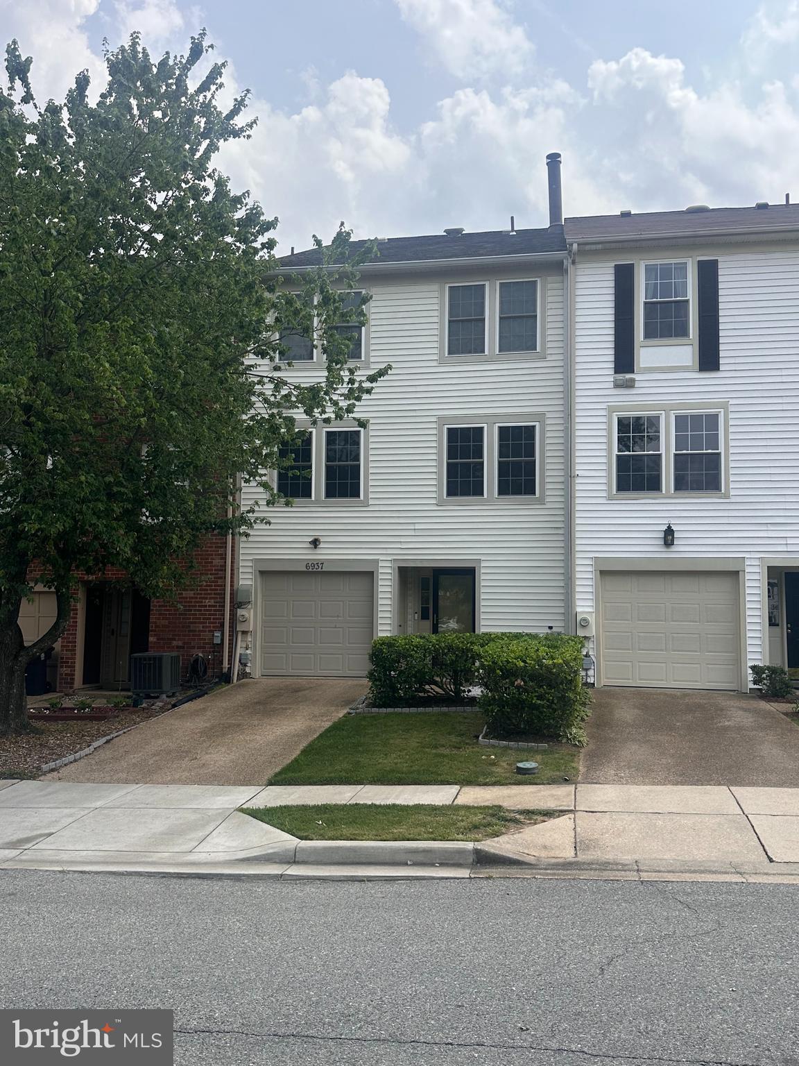 MAYFAIR - Residential Lease