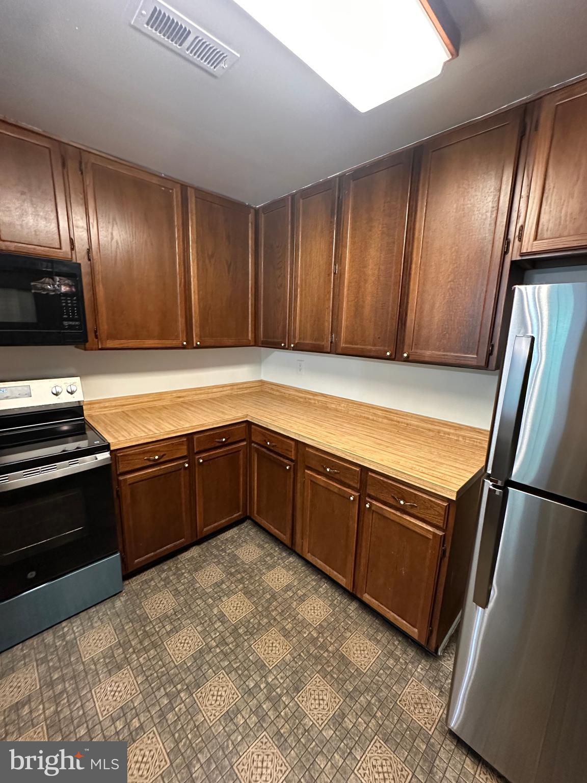 MAYFAIR - Residential Lease