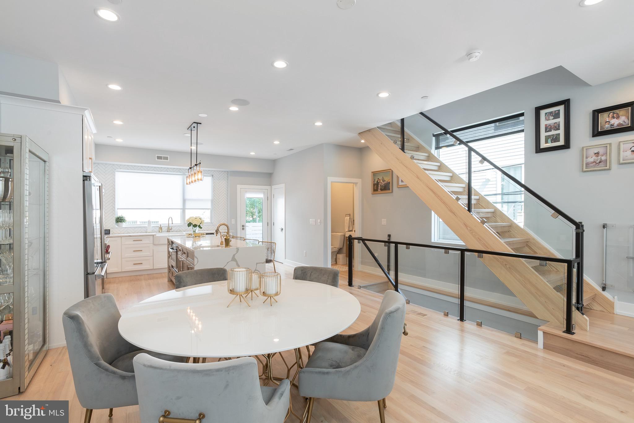 FRANCISVILLE - Residential