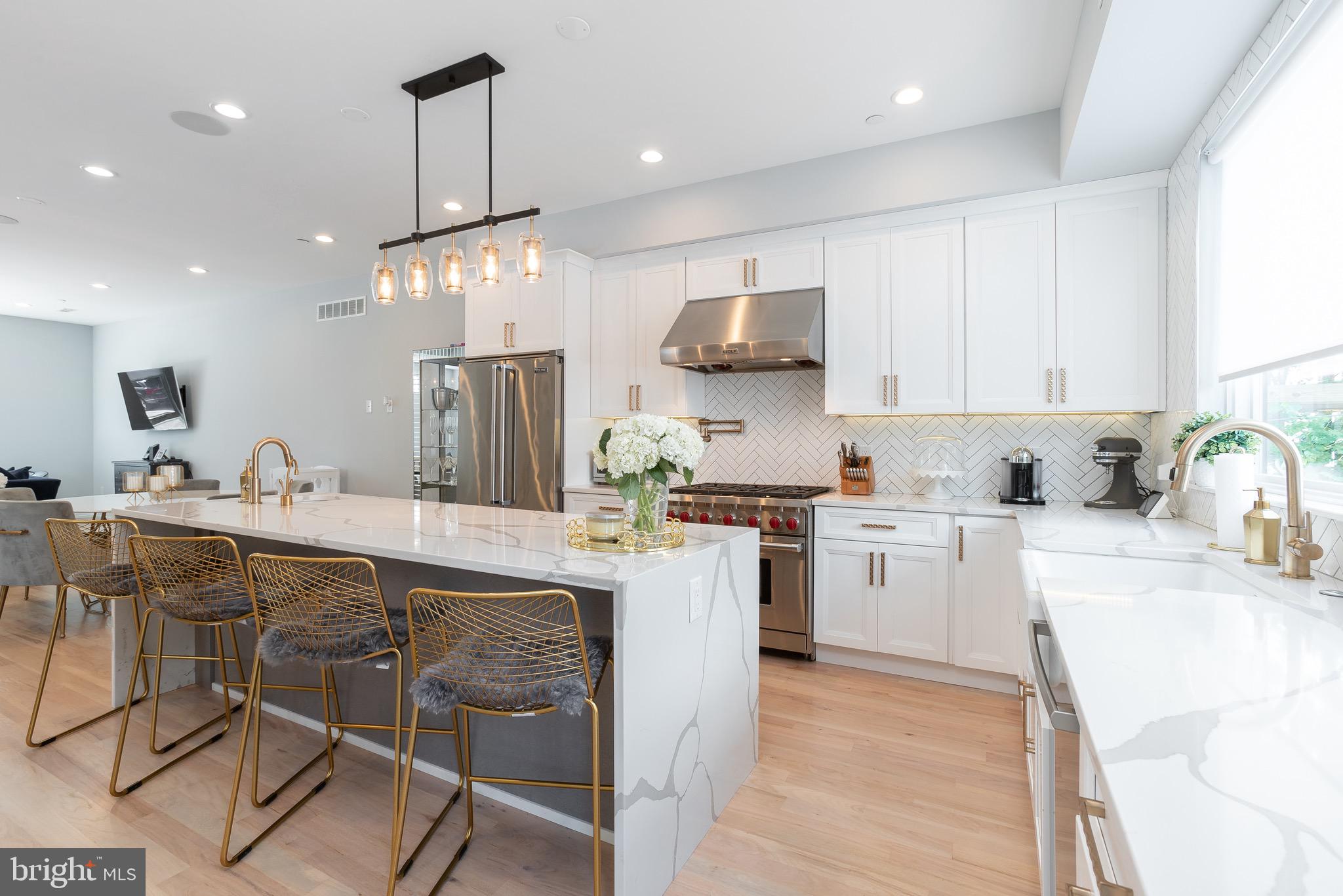 FRANCISVILLE - Residential