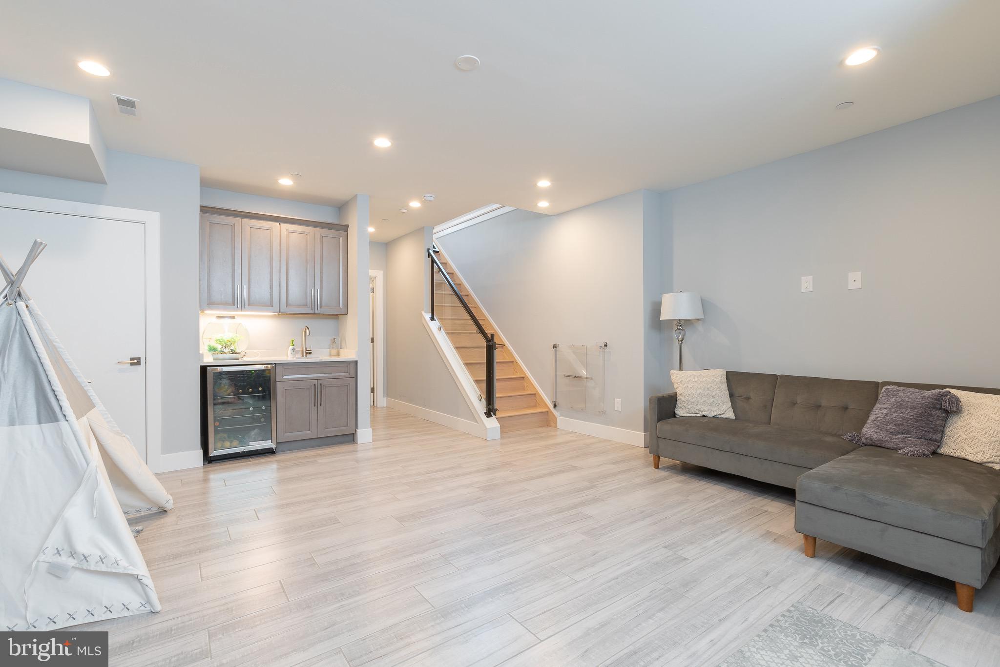 FRANCISVILLE - Residential