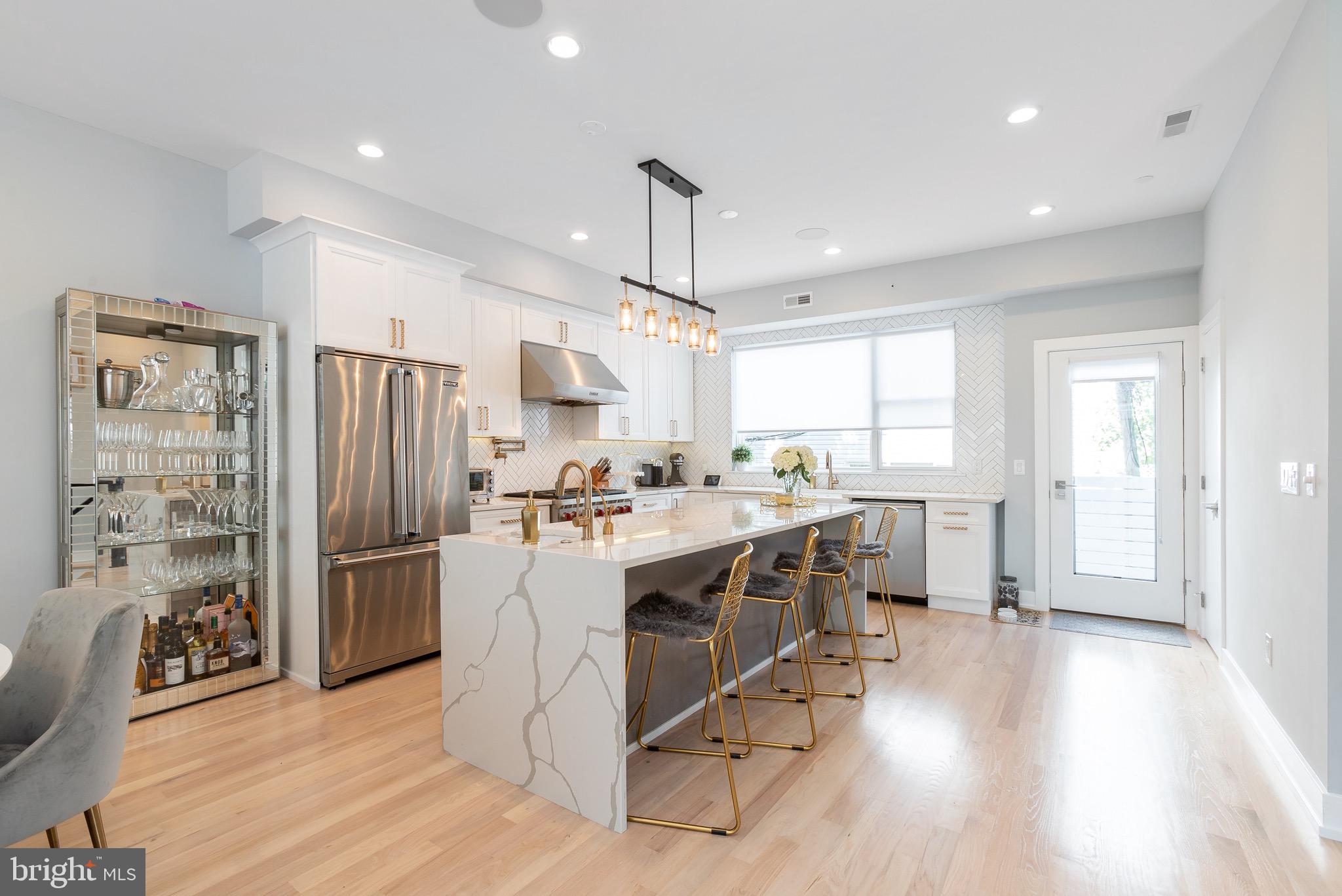 FRANCISVILLE - Residential