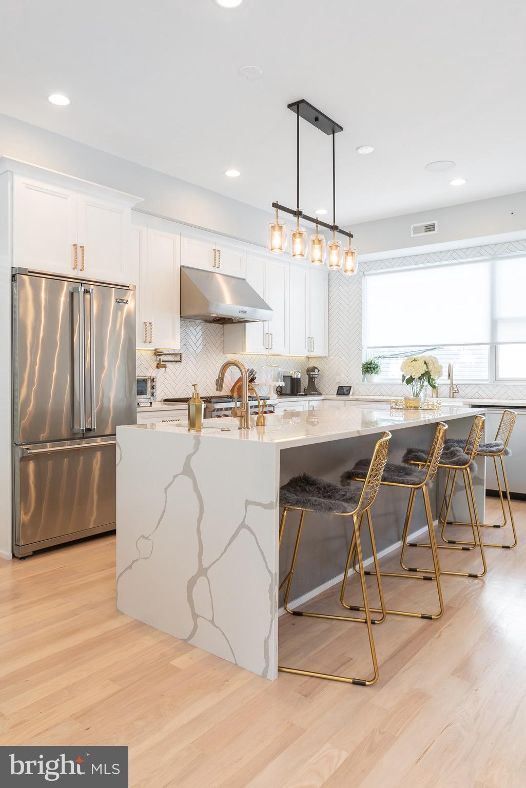 FRANCISVILLE - Residential