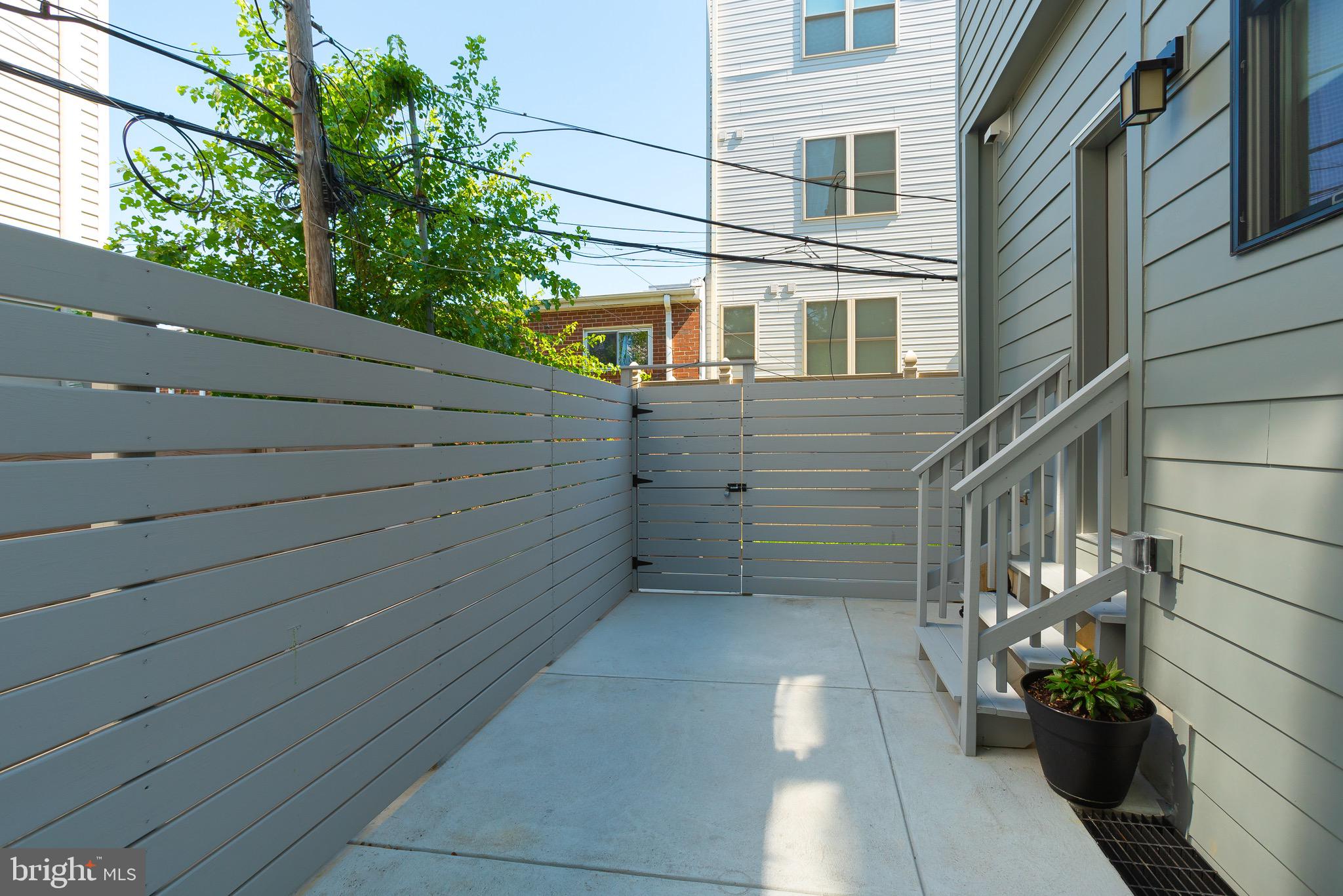 FRANCISVILLE - Residential