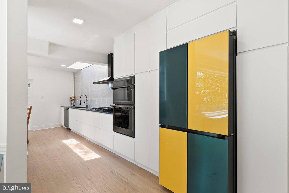 FOXHALL VILLAGE - Residential