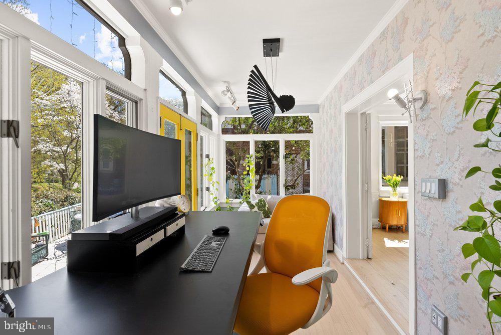 FOXHALL VILLAGE - Residential
