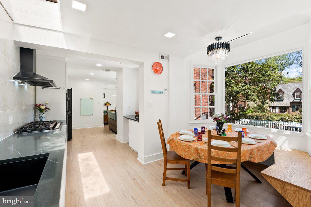FOXHALL VILLAGE - Residential