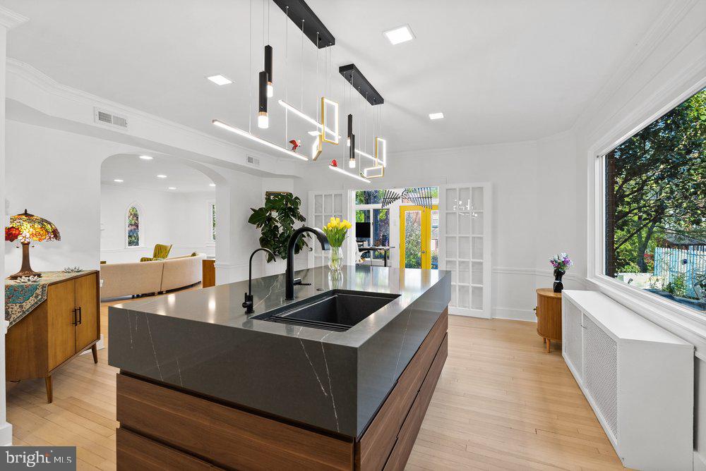 FOXHALL VILLAGE - Residential