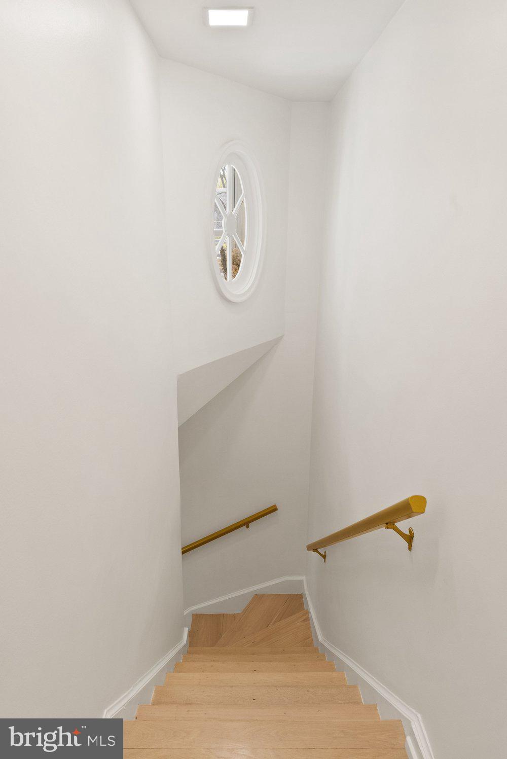 FOXHALL VILLAGE - Residential