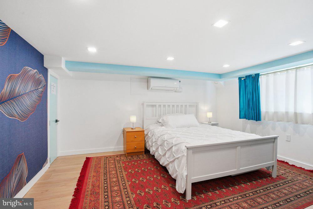 FOXHALL VILLAGE - Residential