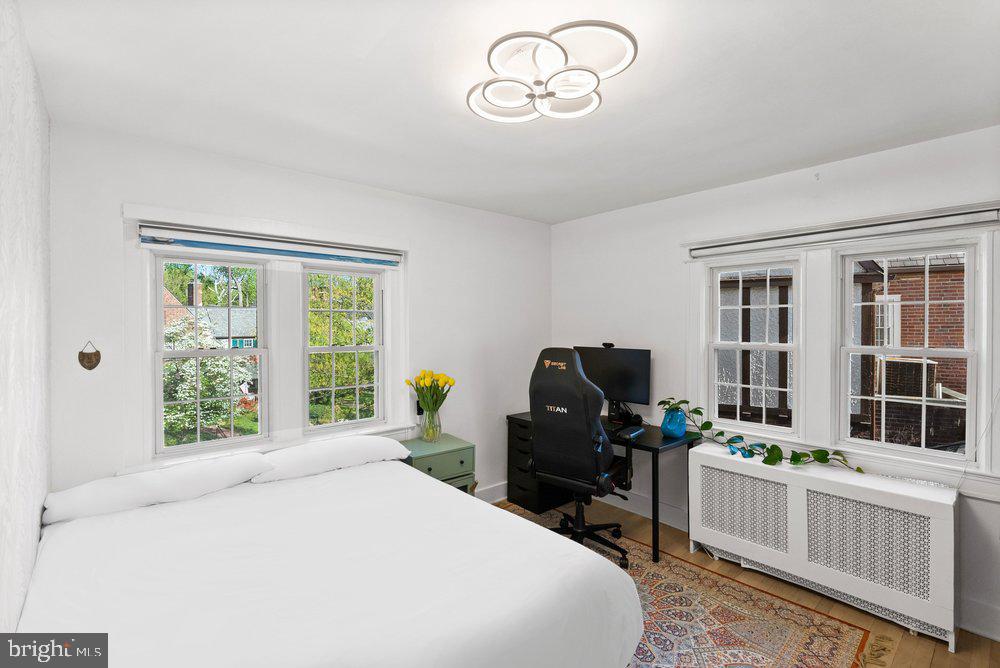 FOXHALL VILLAGE - Residential