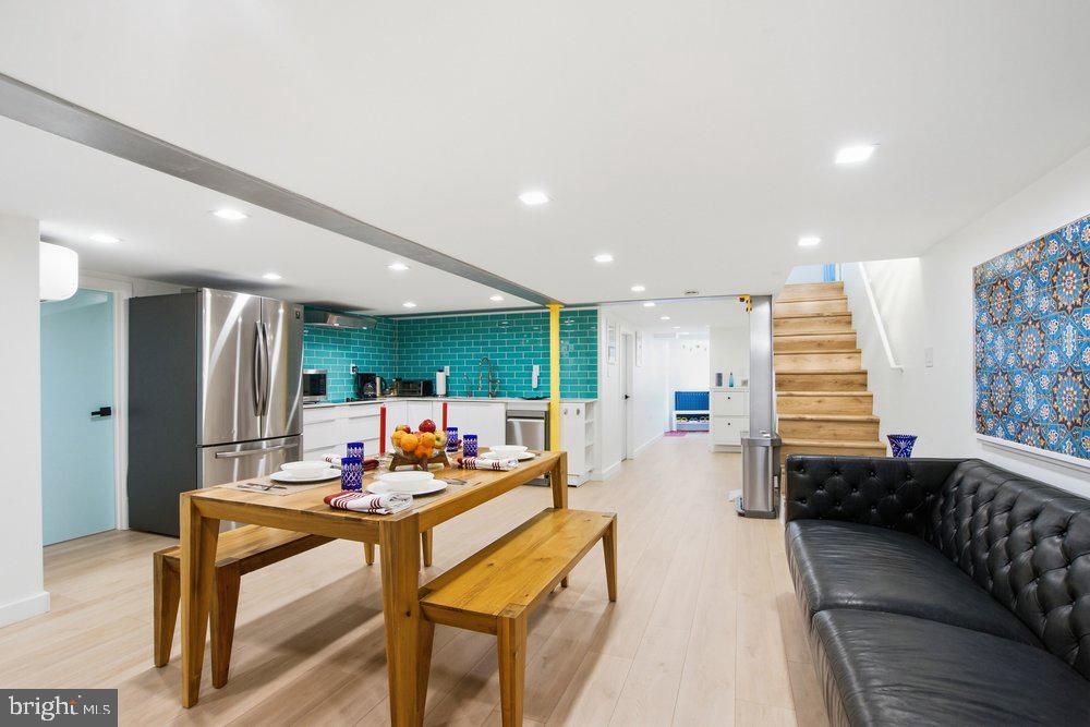 FOXHALL VILLAGE - Residential