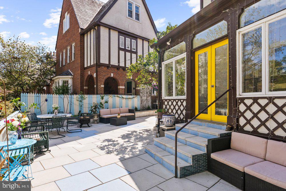 FOXHALL VILLAGE - Residential