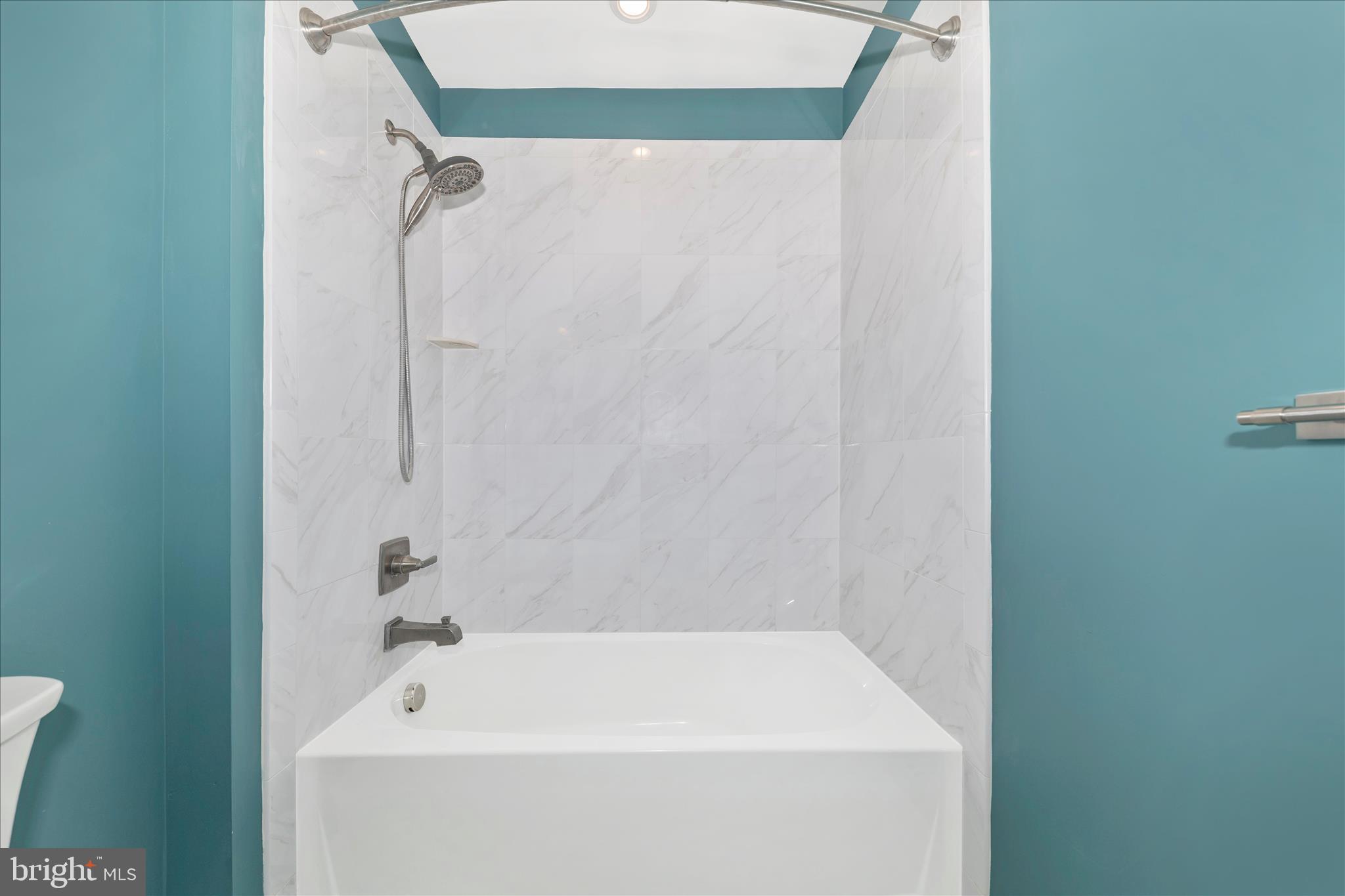 WOODBOURNE MANOR - Residential