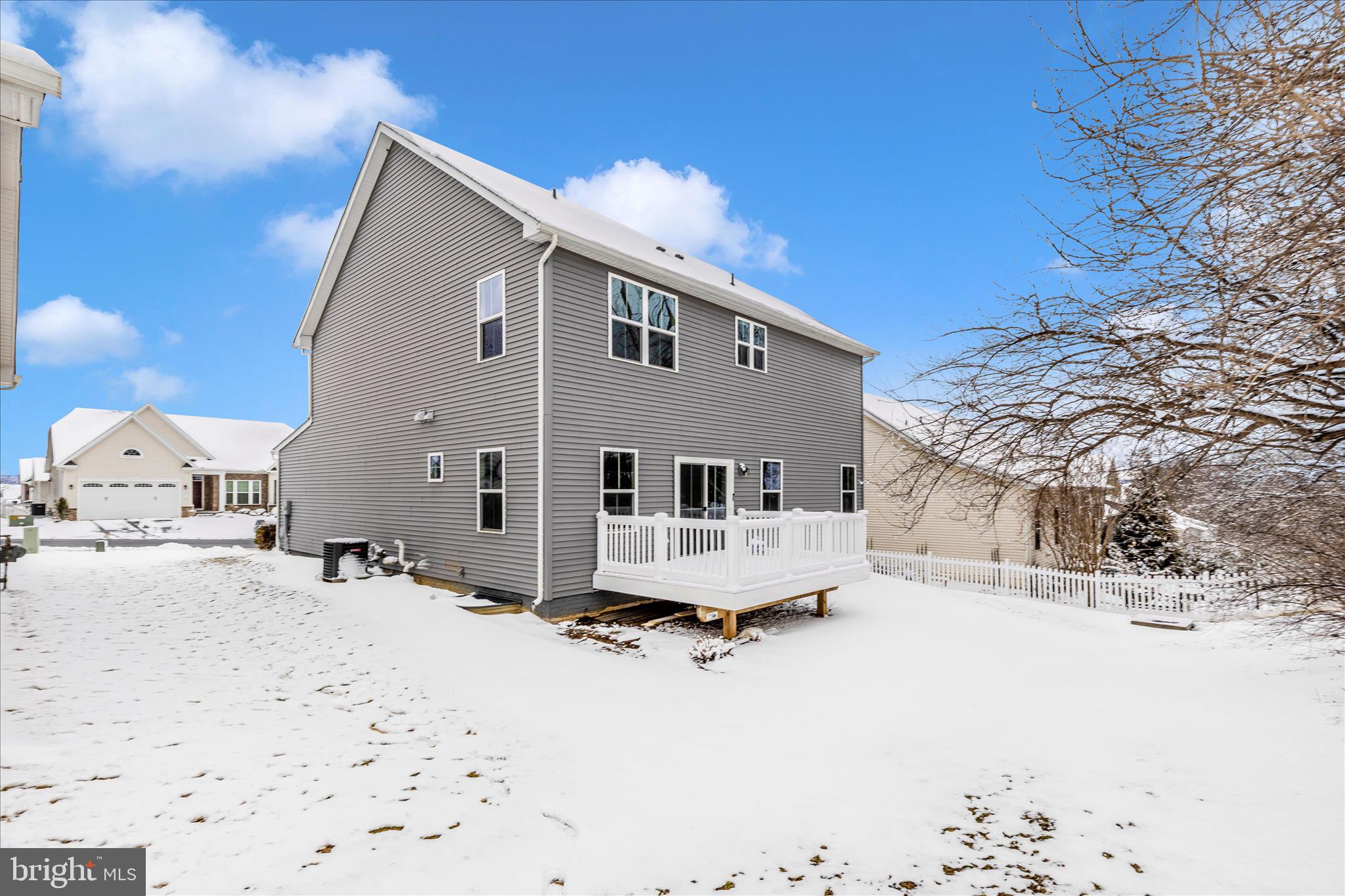 WOODBOURNE MANOR - Residential